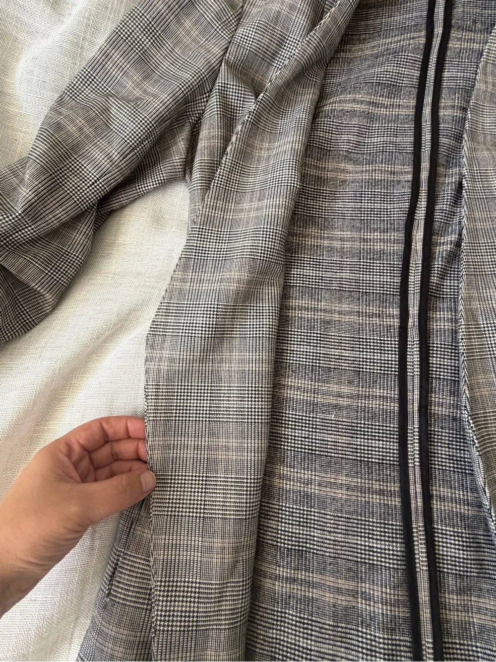 Aritzia open front